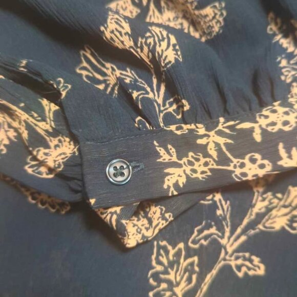 NWT! Long Sleeves Peasant Style blouse with Tie Neck - Picture 3 of 3